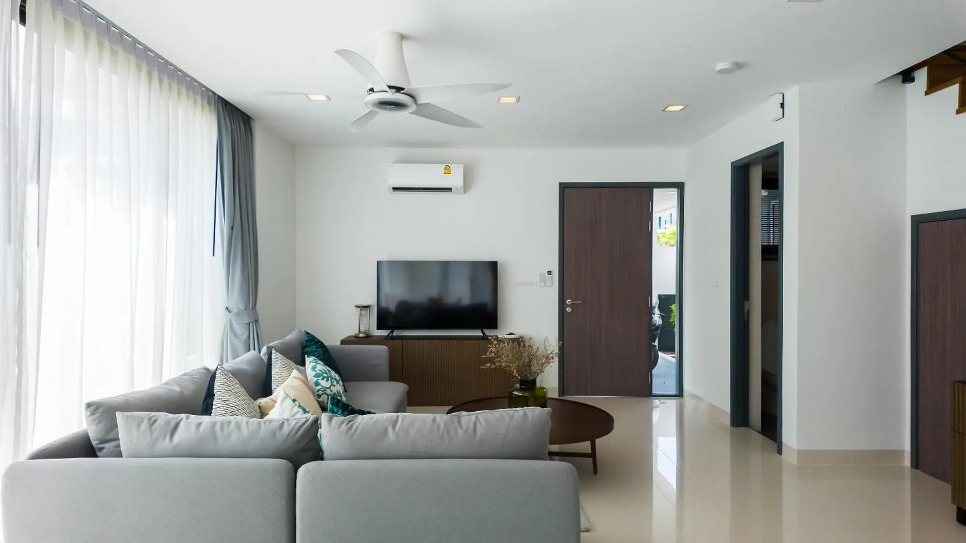 Laguna Park Villa Phuket 0*,